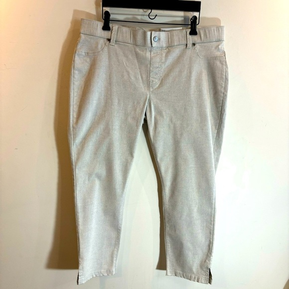 HUE Sz XL Sunwashed Ultra Soft Denim Capri Cropped In Gray Dove NEW WITH TAGS - Picture 2 of 10